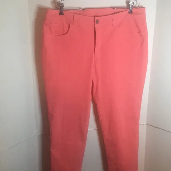 SIGNATURE SLIMMING JEANS BY CHRISTOPHER & BANKS SIZE 16 - Picture 1 of 3
